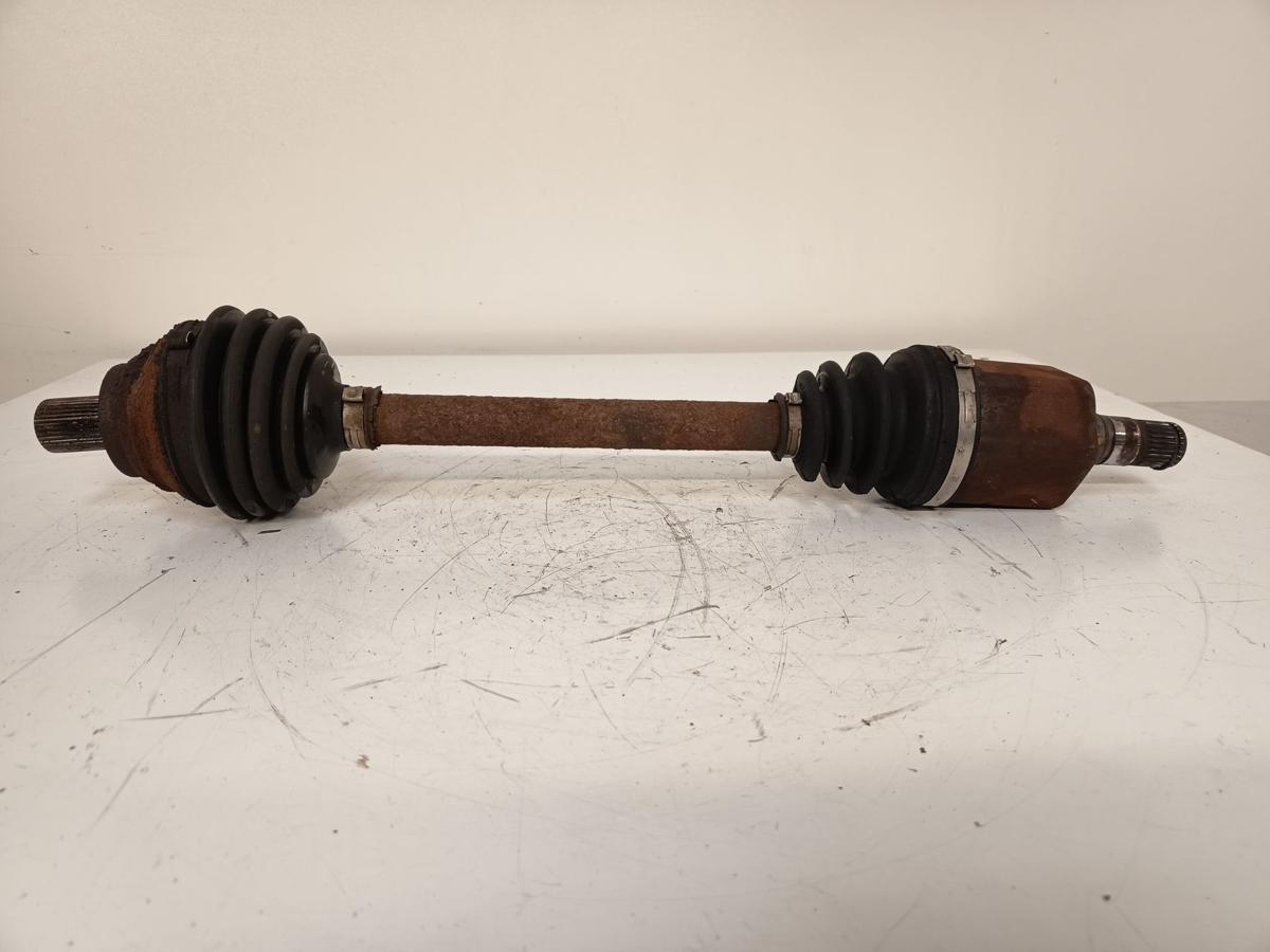 VW Golf V orig Antriebswelle links 1,6l 75KW BGU Automatikgetriebe GSY Bj 2004