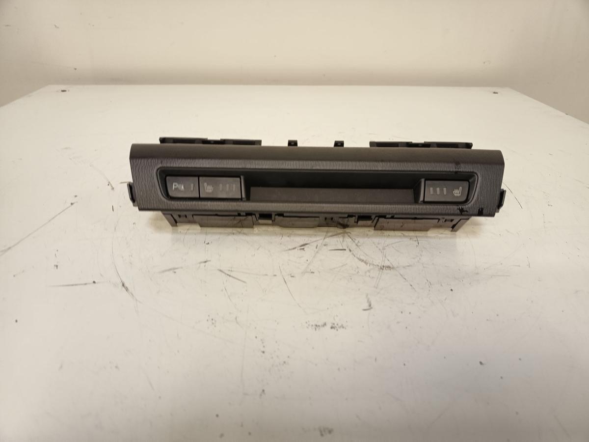 Mazda 3 BM orig Schalter für Sitzheizung und PDC 155260 Bj 2016
