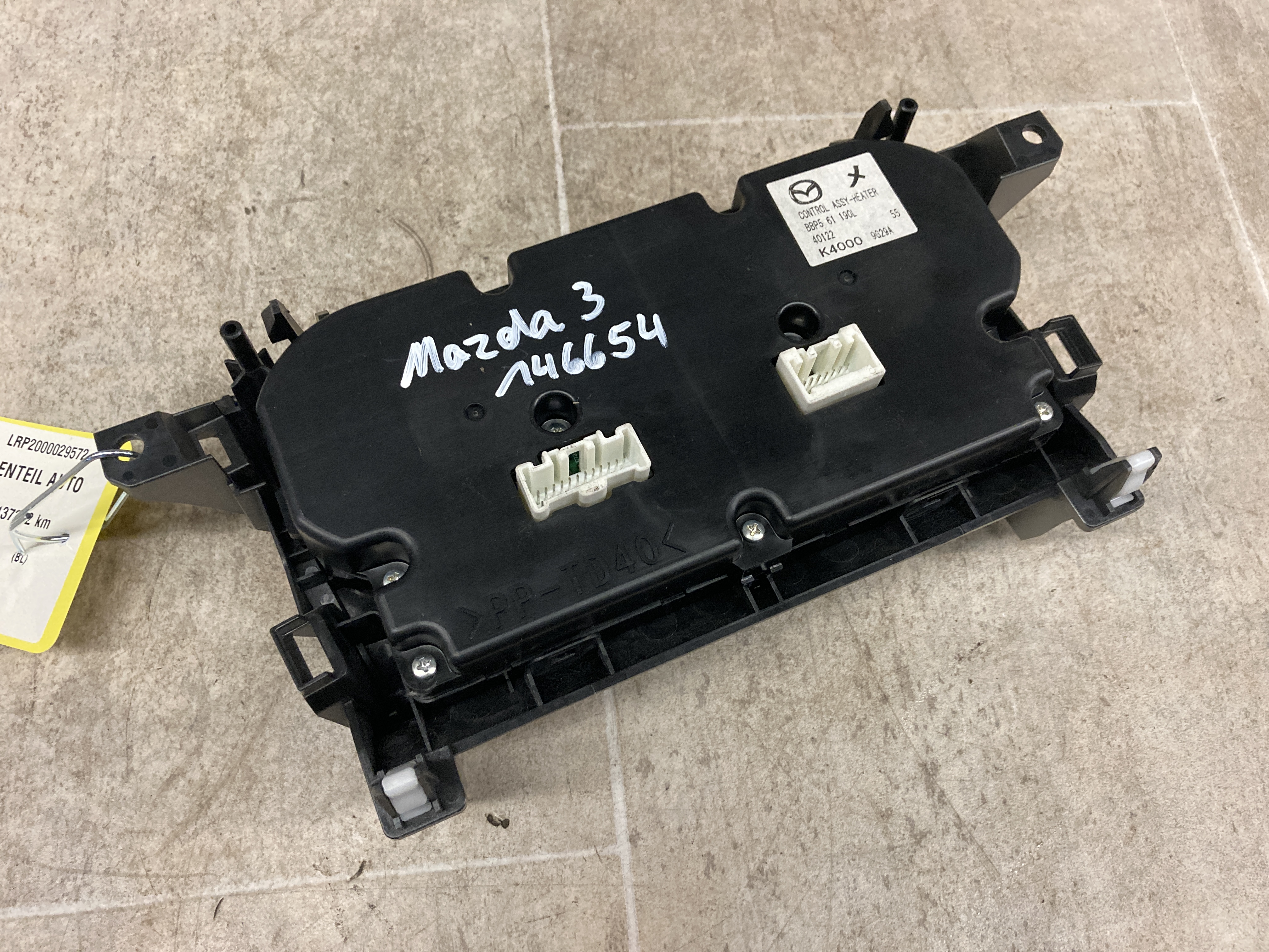 Mazda 3 (BM) 09-11 Klimabedienteil Heizbetätigung BBP561190L Klimaautomatik