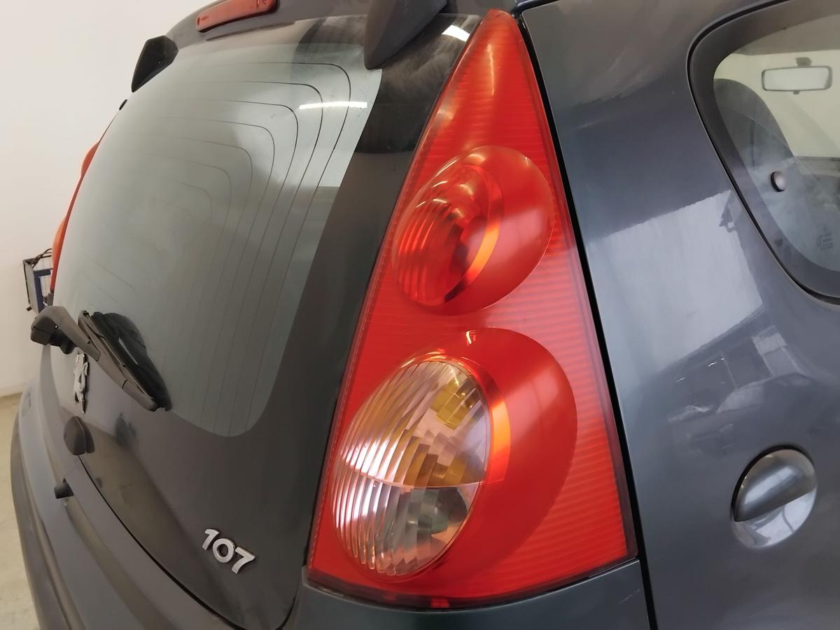 Peugeot 107 original R&uuml;ckleuchte Schlussleuchte rechts BJ2009