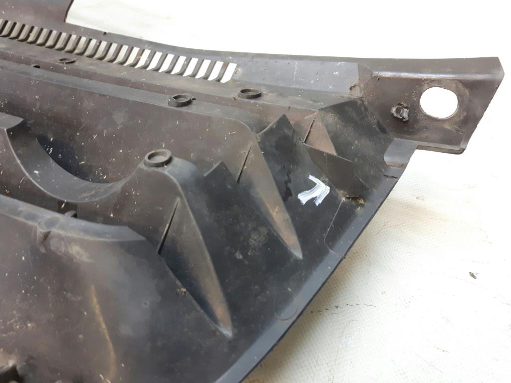 VW Polo 9N1 Grill Kühlergrill 6Q0853651C schwarz unlackiert BJ2002