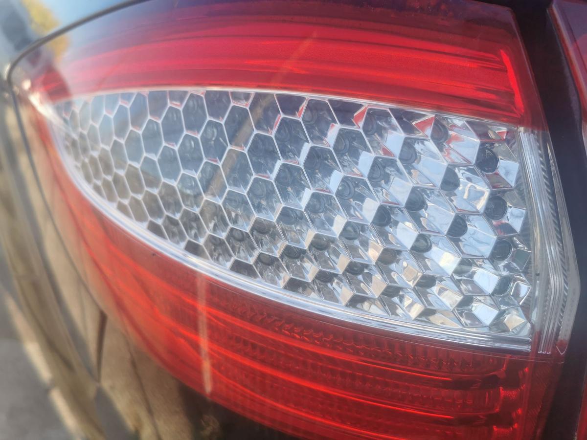 Ford Mondeo BA7 Kombi R&uuml;ckleuchte Schlussleuchte R&uuml;cklicht aussen links bis 10