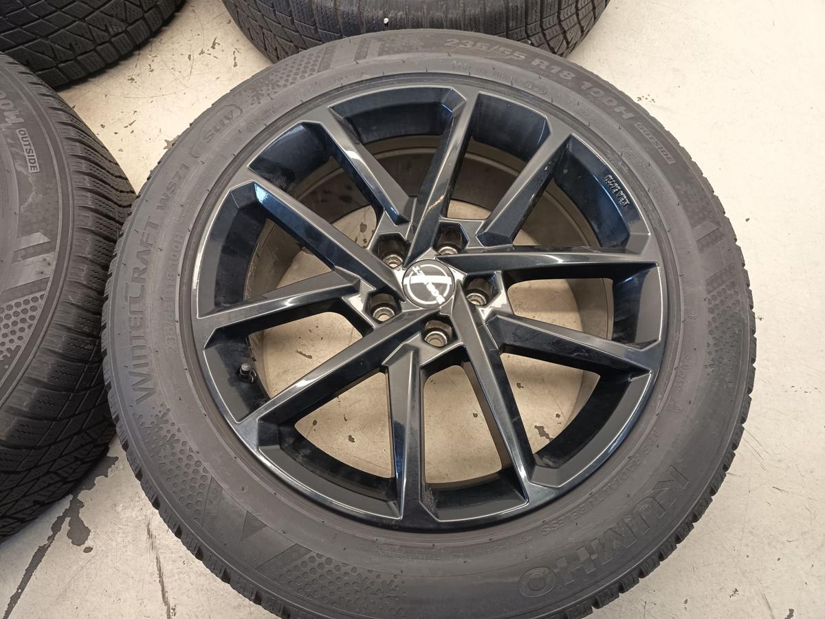 Seat Tarrcao Alufelgensatz Borbet 8x18 ET40 mit Winterreifen 235/55 R18 DOT 1822