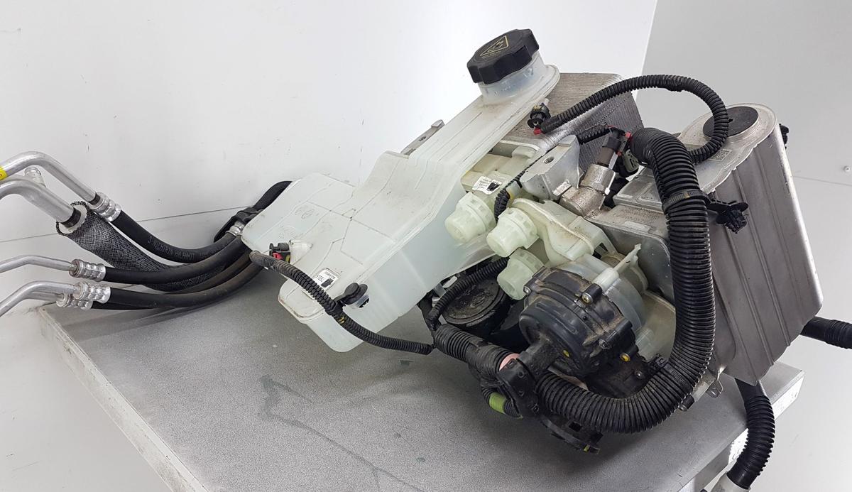 Tesla Model X W&auml;rmetauscher Bj2022 1752119-03-B Super Manifold