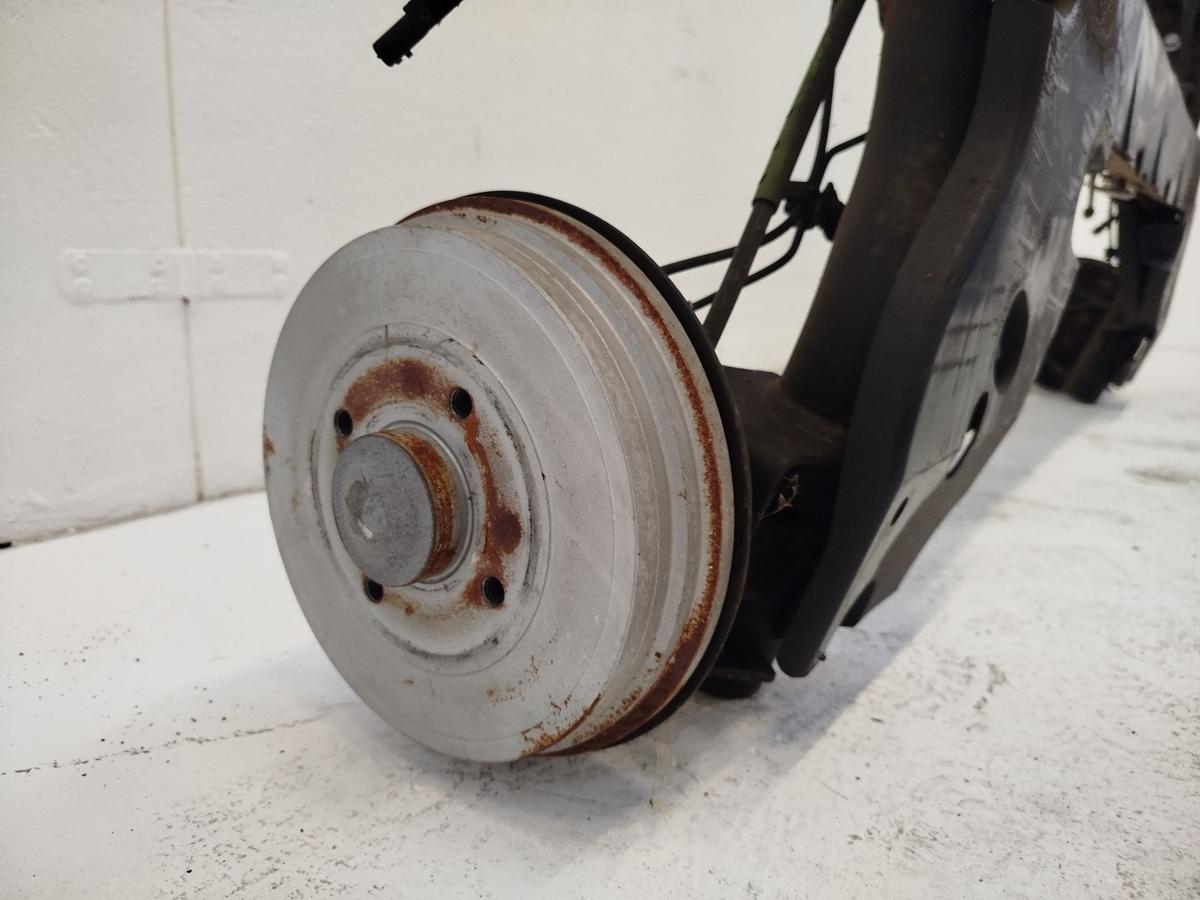 Renault Clio IV X98 TCe90 Hinterachse Achse hinten Achstr&auml;ger Trommelbremse ABS