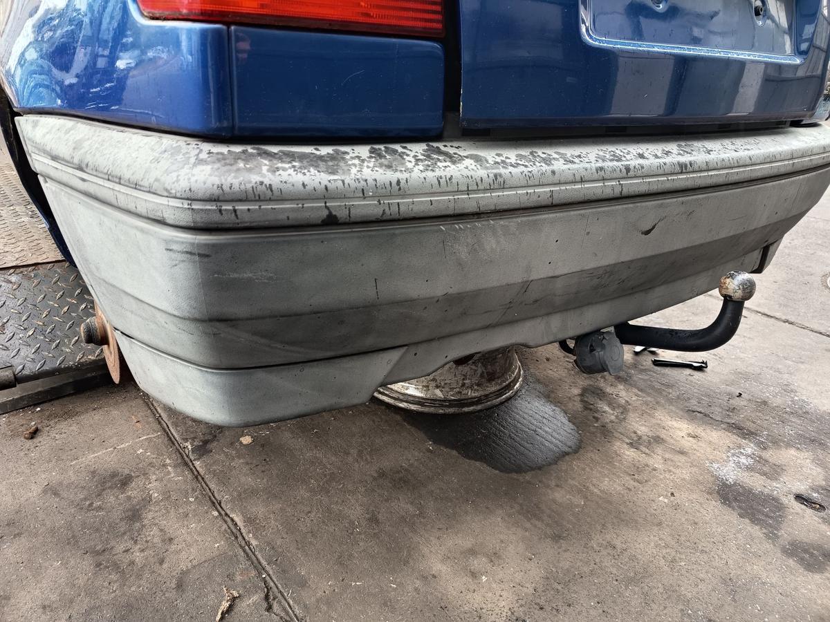 VW Golf III original Sto&szlig;stange hinten unlackiert Baujahr 1993