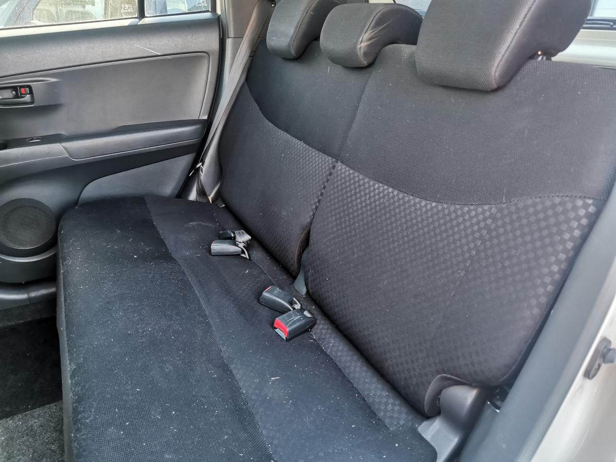 Daihatsu Materia M4 Rücksitz Rücksitzbank Rücksitzlehne Stoff verschiebbar