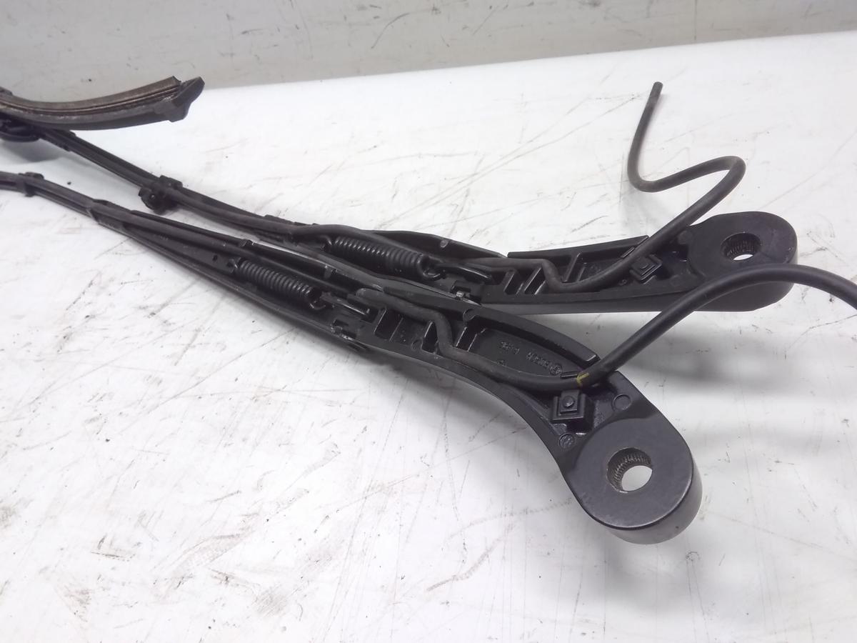 Tesla Model Y original Satz Wischerarme vorn BJ2023