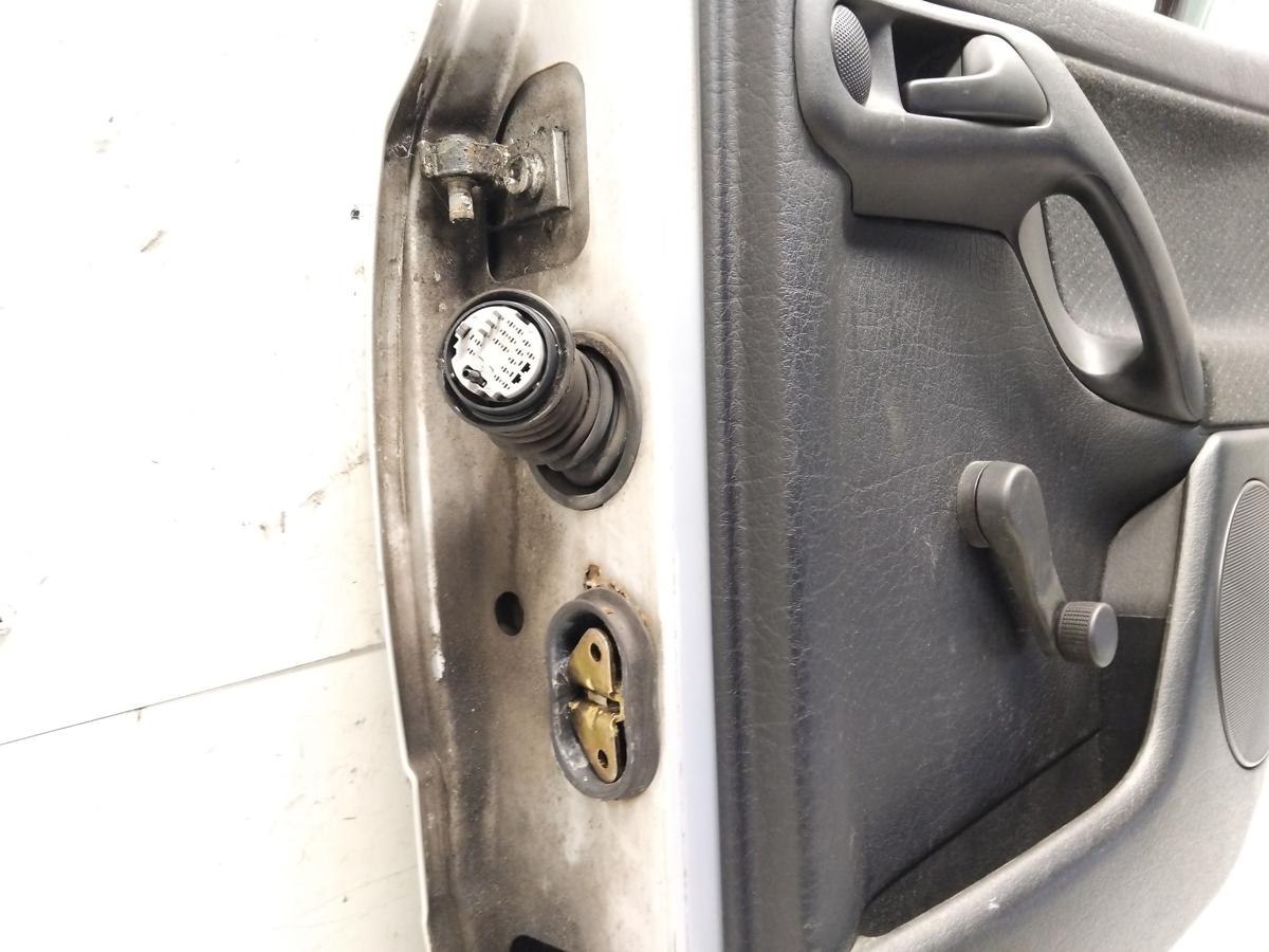 VW Golf 3 Variant original T&uuml;r hinten rechts LB7Z Satinsilber Metallic BJ1998