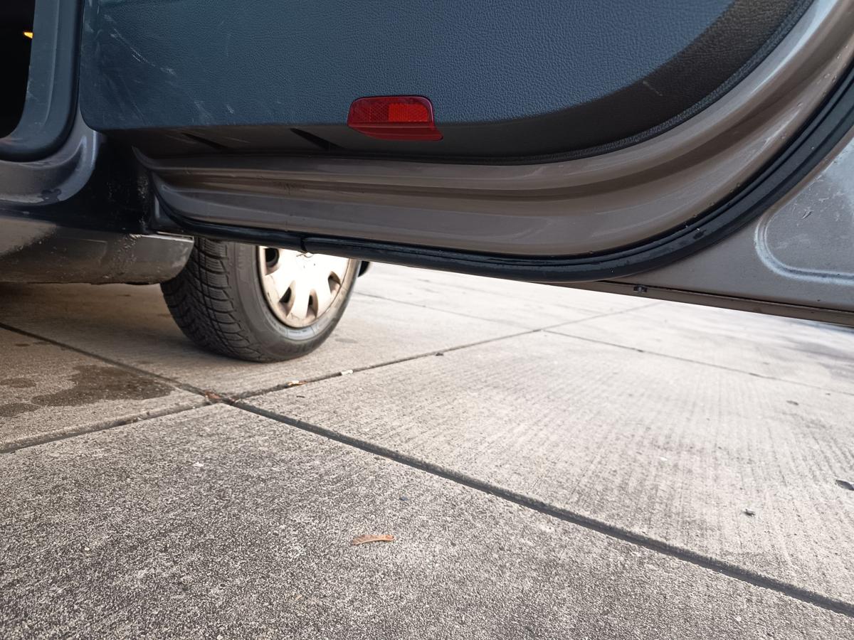 VW Golf Plus orig Tür vorn rechts Beifahrertür LA8X Kaschmirbraun Bj 2009