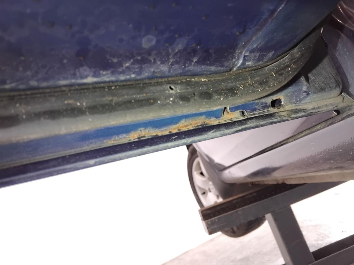 Kia Carens II original T&uuml;r hinten links 1C Imperial Blue Metallic BJ2002