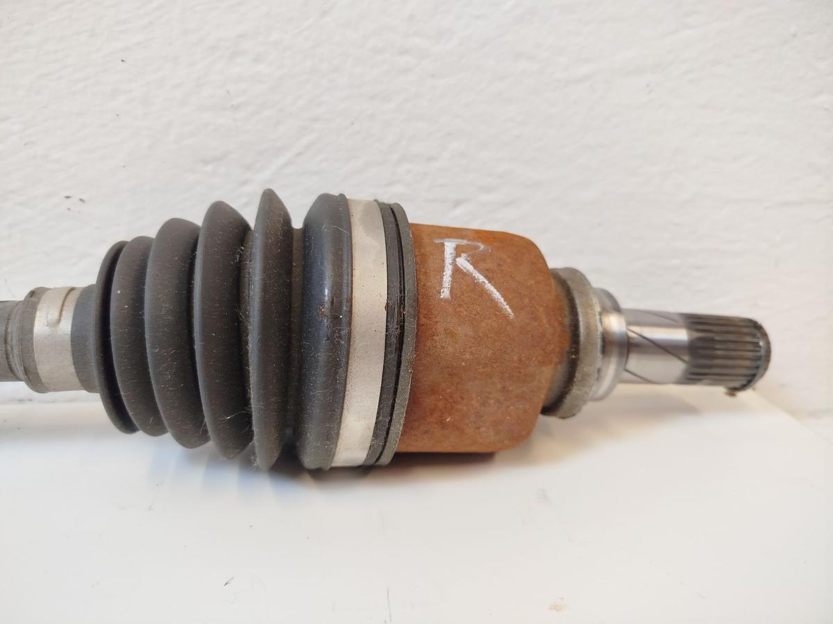Nissan Micra K14 Antriebswelle vorn rechts Gelenkwelle vom Schaltgetriebe 5Gang