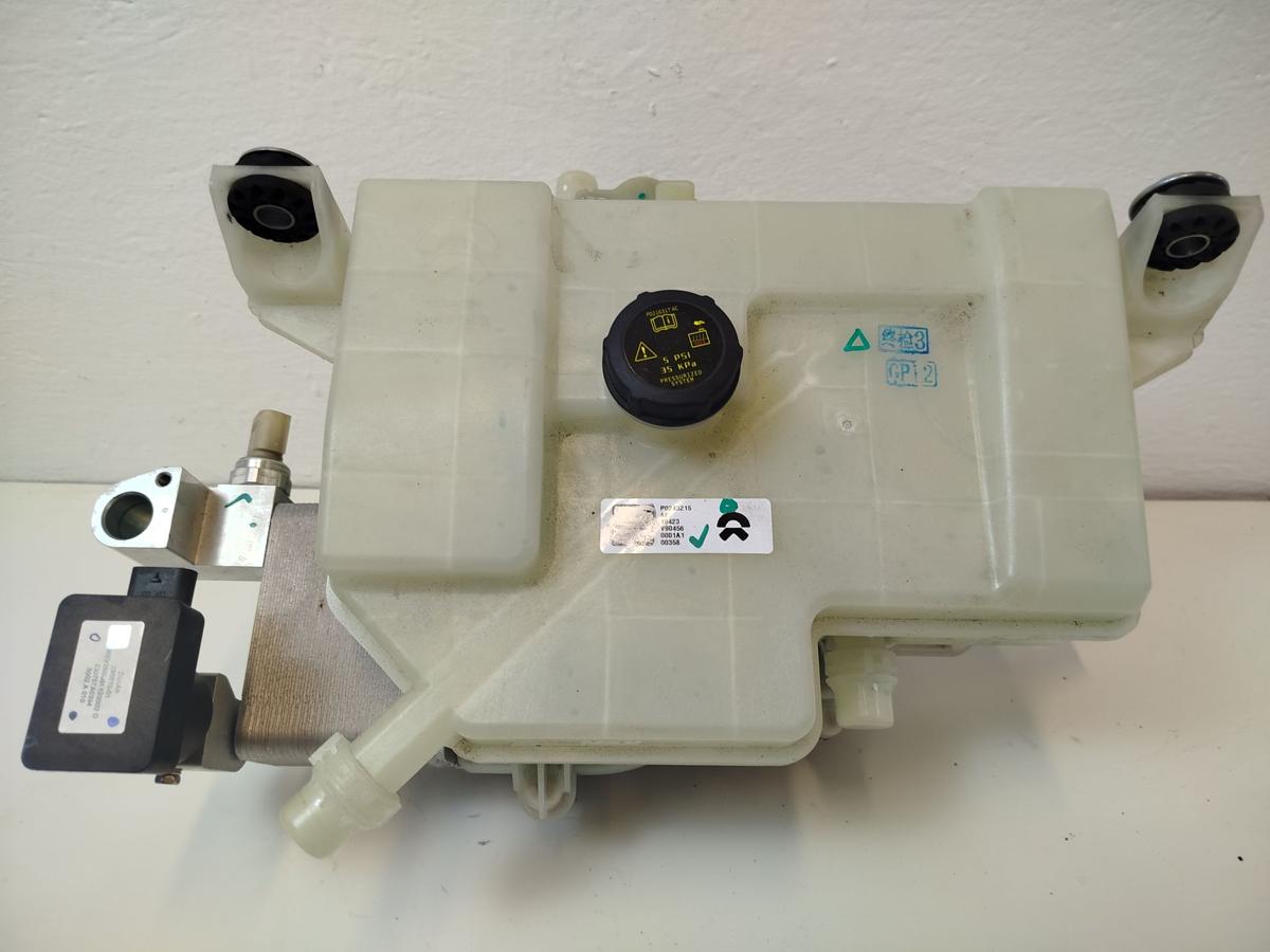 NIO EL6 Elektro SUV Ausgleichsbeh&auml;lter K&uuml;hlwasser Magnetventile Umw&auml;lzpumpe