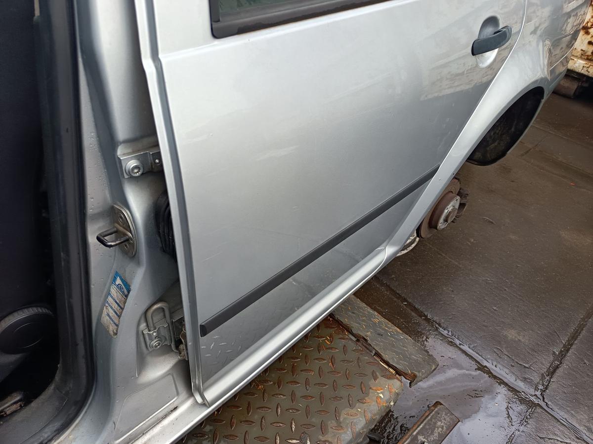VW Golf IV Variant original T&uuml;r hinten links Fond A7W Reflexsilber Bj 2003