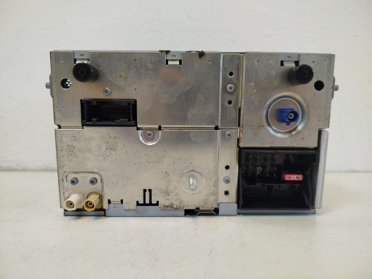 VW Passat 3C B6 Radio Navigationssystem MFD2 Navi OHNE Code OEM