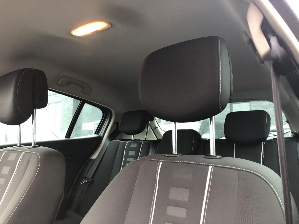 Renault Megane III 3 Sitz vorn links Fahrersitz Stoff mit Heizung Stoffsitz