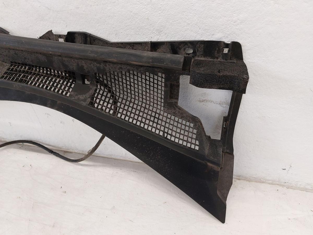 Nissan Leaf ZE1 40kWh Windlauf Frontscheibe Abdeckung Wischer OEM