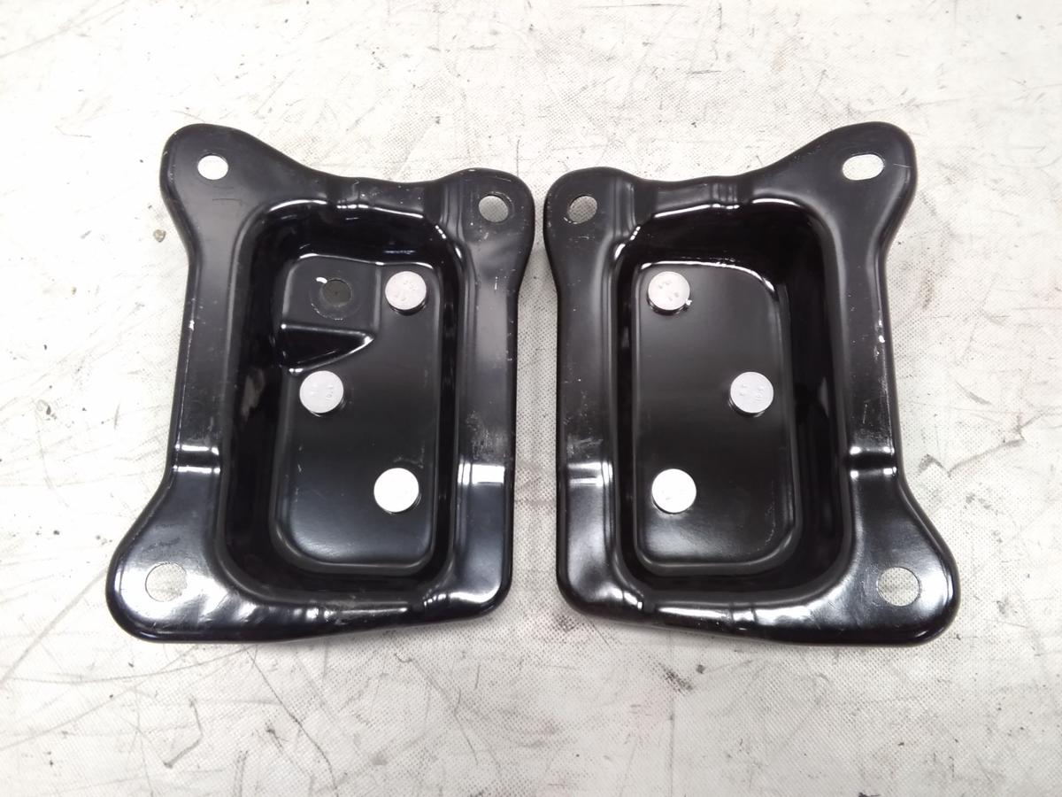 Tesla Model Y Bj.2022 original Satz Halter Alutr&auml;ger Sto&szlig;f&auml;nger hinten