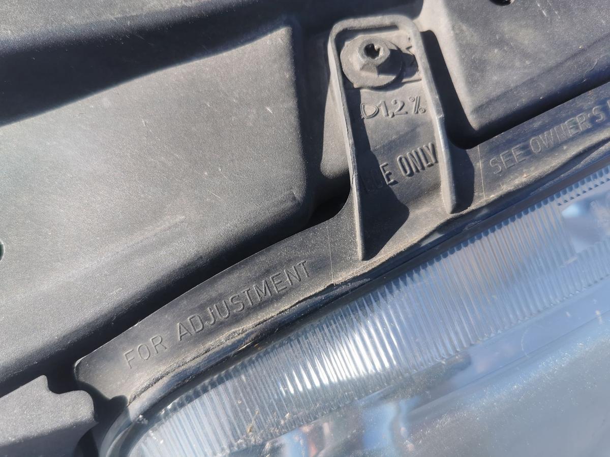 VW Bora 1J Scheinwerfer Hauptscheinwerfer Frontscheinwerfer von links TRUEB