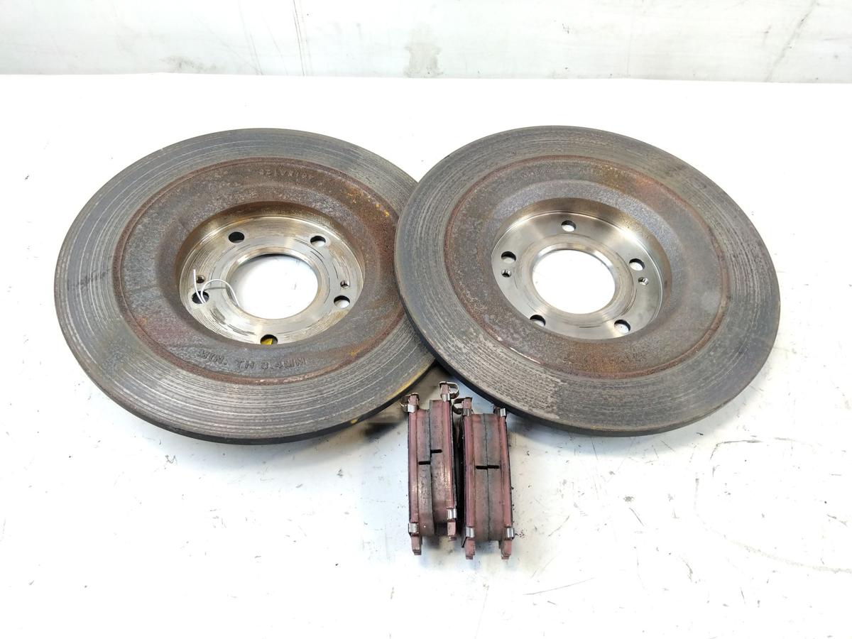 Mitsubishi Eclipse Cross original Satz Bremsscheiben mit Belägen hinten Bj.2024