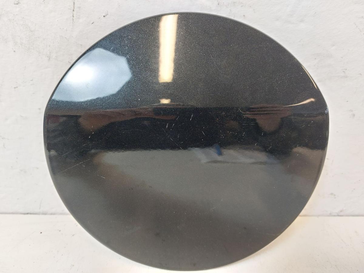 Opel Astra J Caravan Tankklappe Tankdeckel Tankverschluss GAR Karbonschwarz