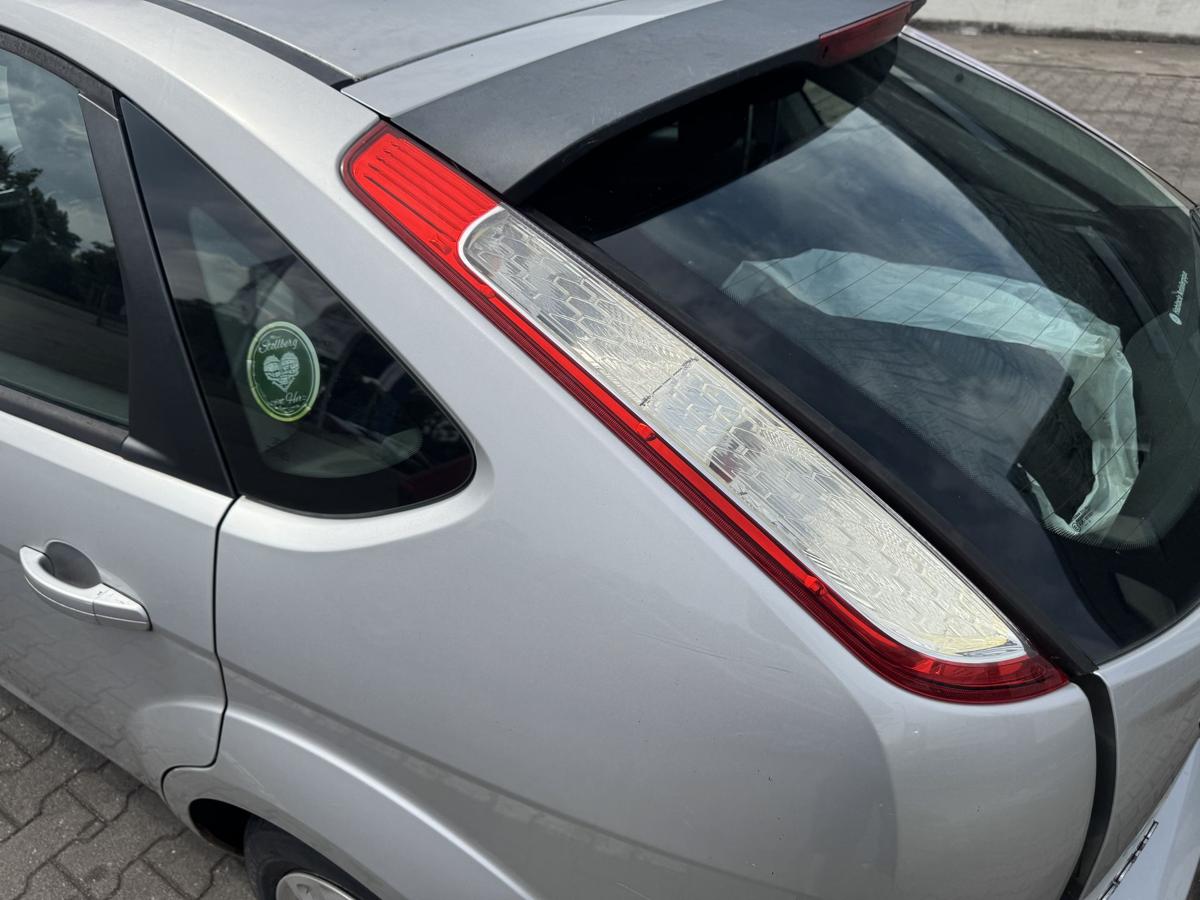 Ford Focus 2 original R&uuml;cklicht R&uuml;ckleuchte Schlussleuchte links Flie&szlig;heck Facelift Bj.2009