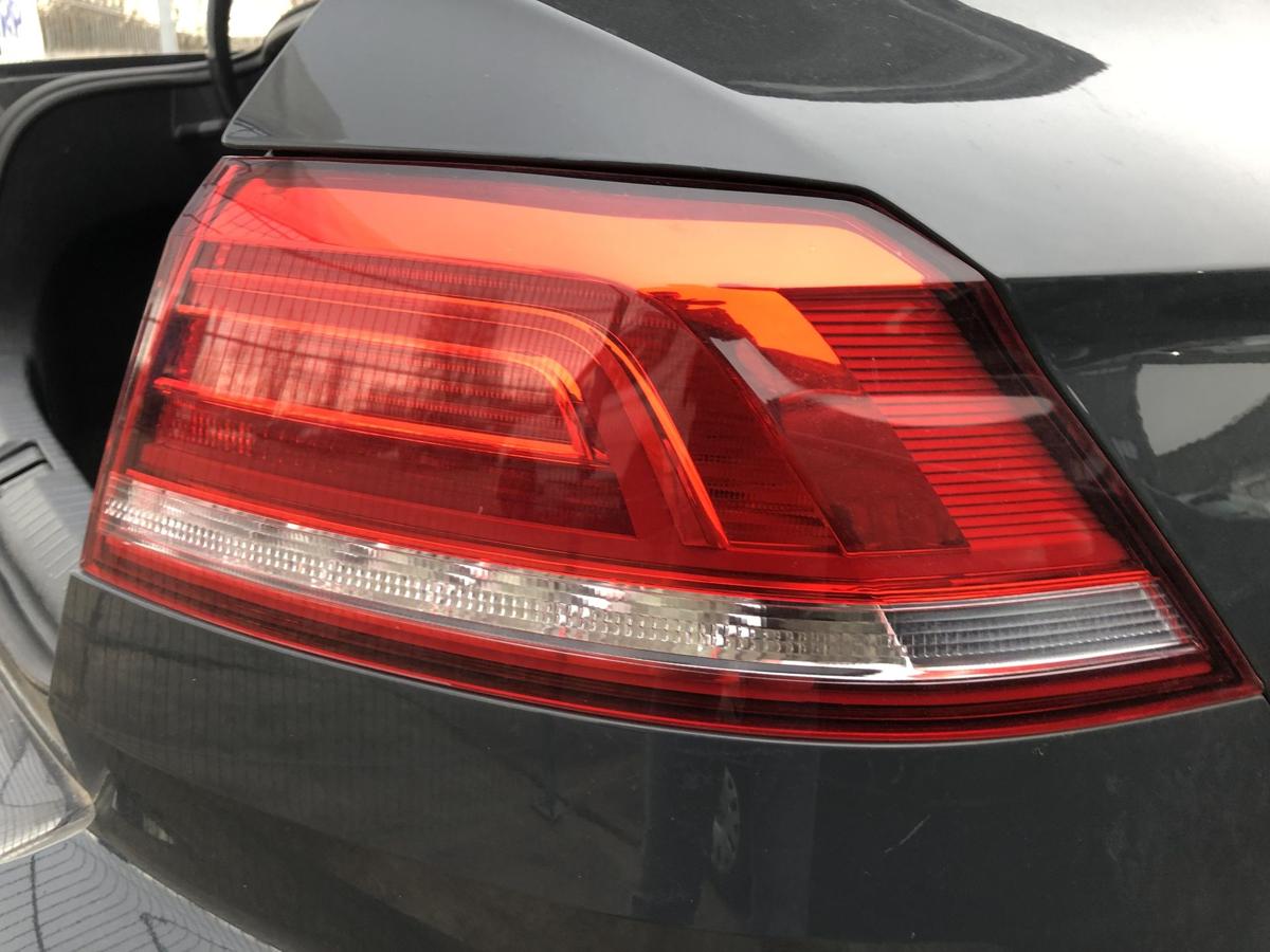 VW Passat 3G B8 Limo Rückleuchte rechts Rücklicht Außenteil mit LED Heckleuchte