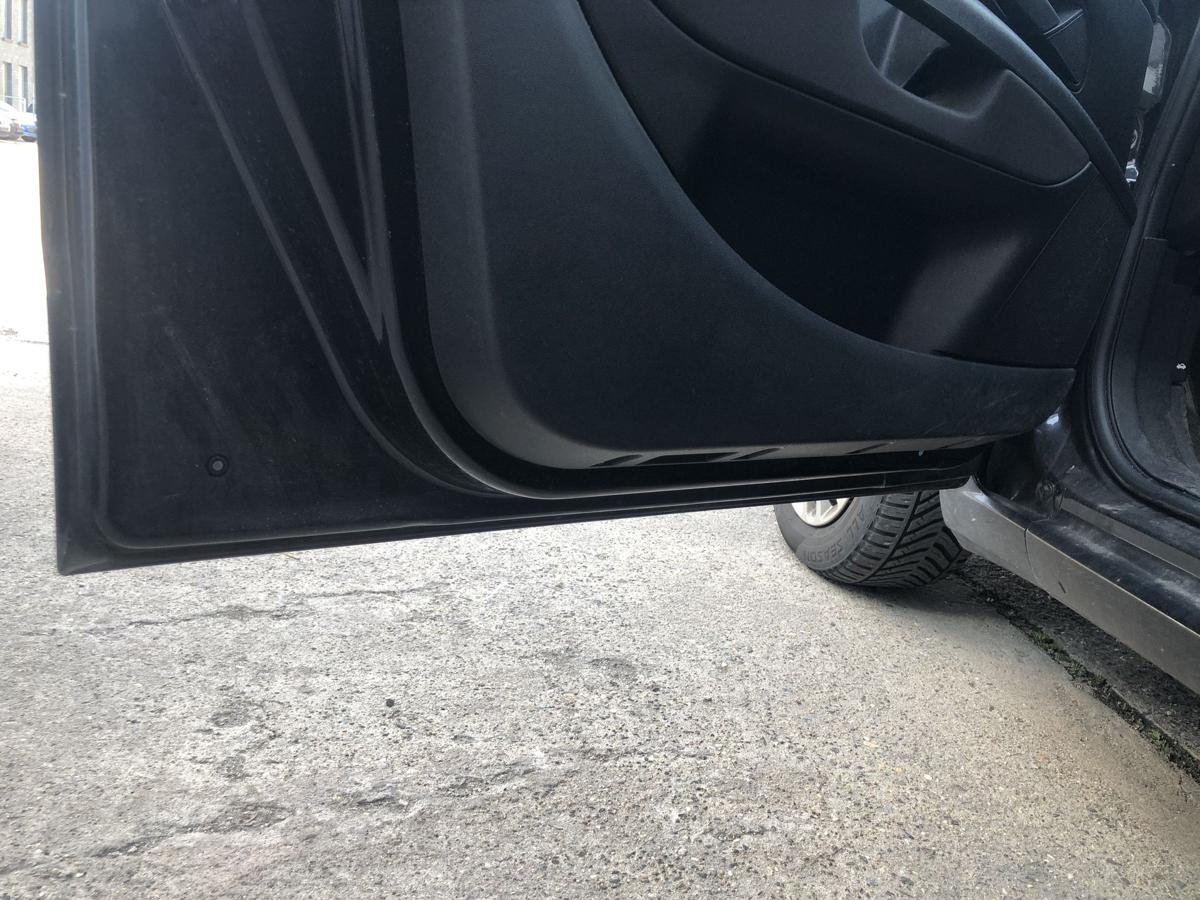 Fiat Punto EVO 199 T&uuml;r vorn links Fahrert&uuml;r 5 t&uuml;rer Roh 876 Nero Mille Miglia