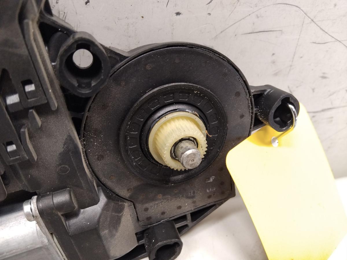 Seat Exeo ST 3R original Fensterhebermotor vorn links ohne Hebermechanik BJ2011