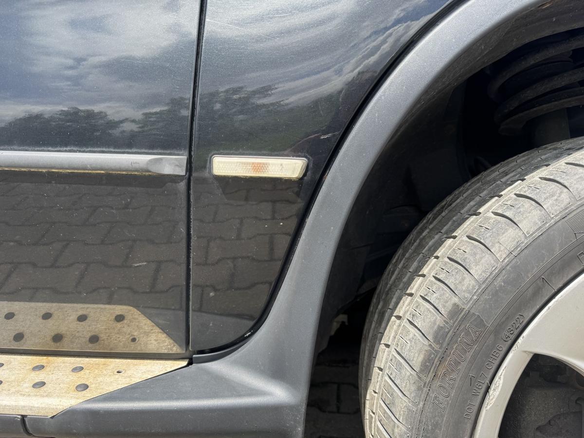 BMW X5 E53 original Kotfl&uuml;gel vorn rechts 475 Blacksaphire Metallic altes Modell Bj.2003