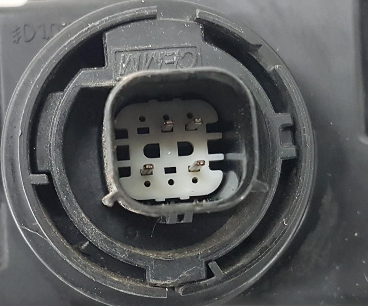 Tesla Model X Nebelscheinwerfer rechts LED Bj2022 1649250-00-C Modell ab 2021