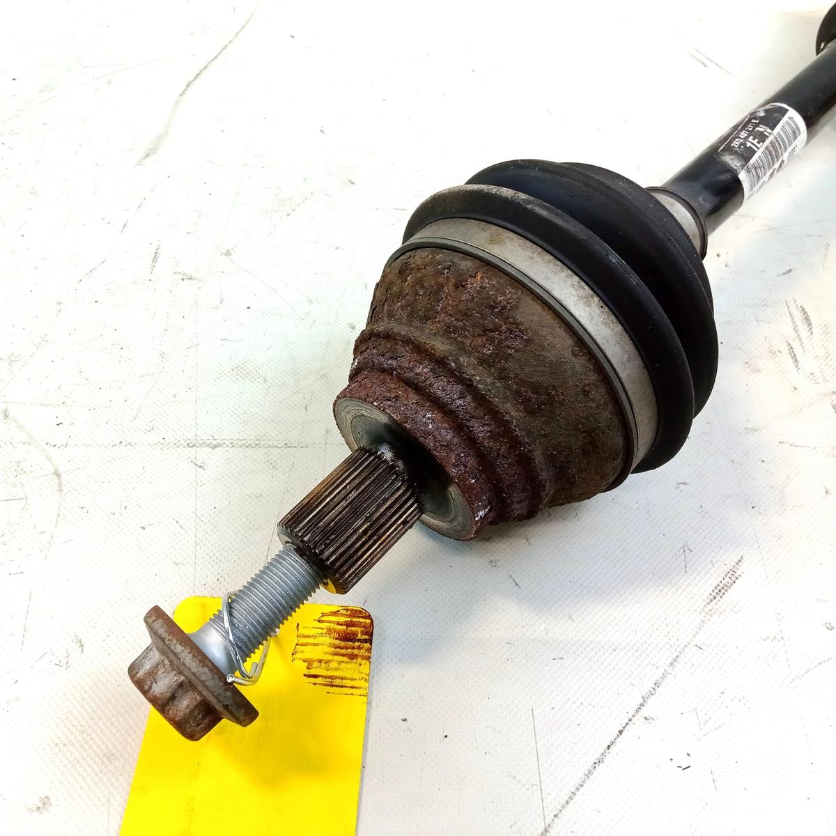 VW Passat 3C orig Antriebswelle Gelenkwelle links 1.8TSI 118kw 2K0407271E BJ2007