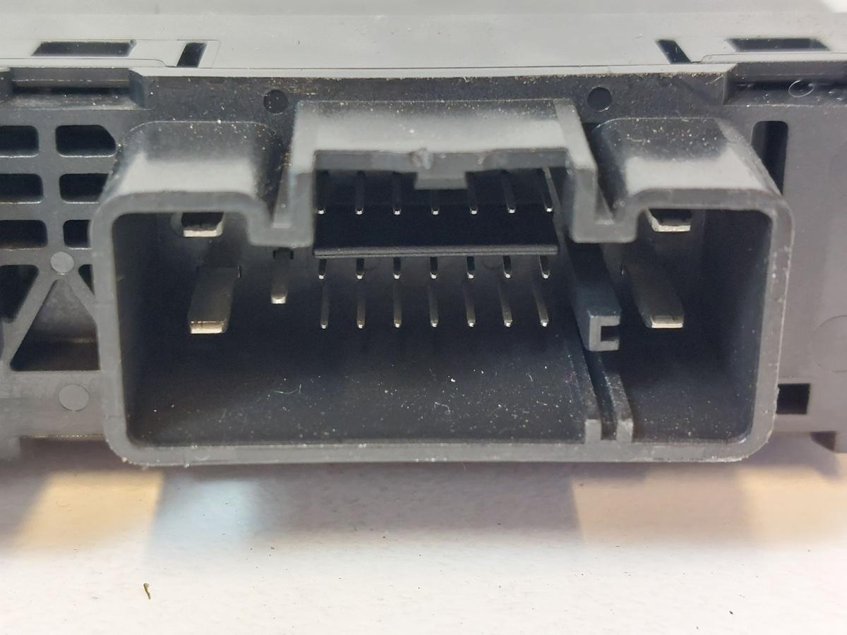 NIO EL6 Elektro SUV T&uuml;rsteuerger&auml;t hinten links Steuerteil Fondt&uuml;r