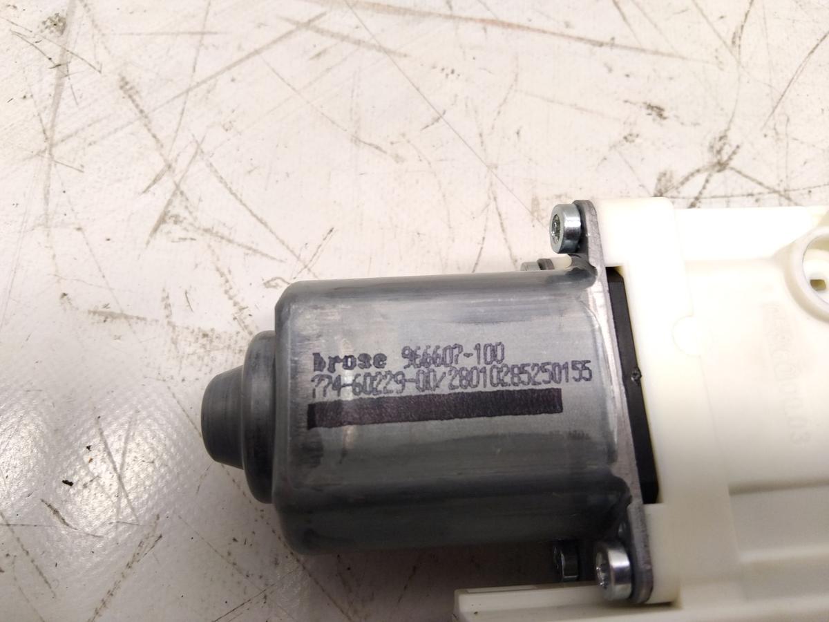 Skoda Yeti 5L original Fensterhebermotor vorn rechts 8K0959812 BJ2010