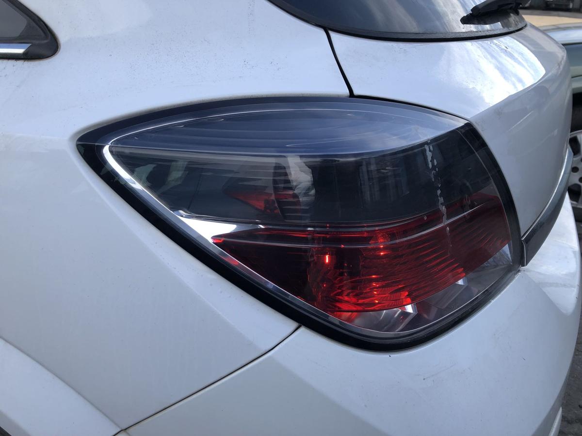 Opel Astra H GTC R&uuml;ckleuchte links R&uuml;cklicht Heckleuchte Schlusslicht