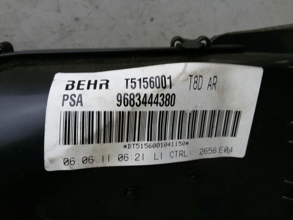 Peugeot 5008 BJ2011 Gebläsemotor unter Beifahrersitz 9683444380