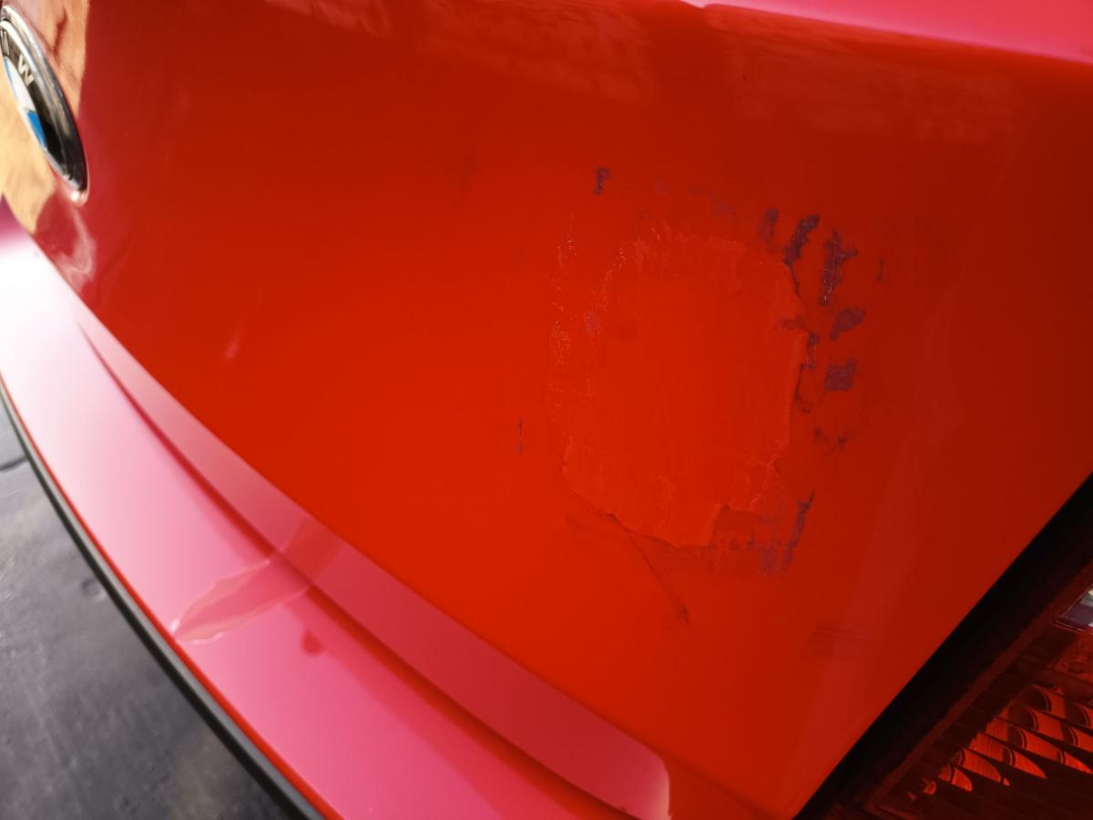 BMW E87 original Heckklappe mit Scheibe 438 Japanrot Bj 2005