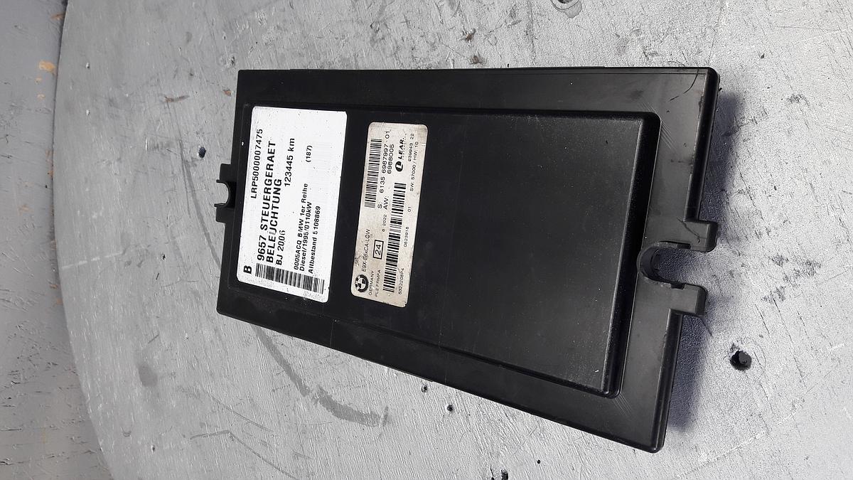 BMW 1er 3er e8x e9x Fußraum LCM Licht Control Modul Steuergerät 6987997