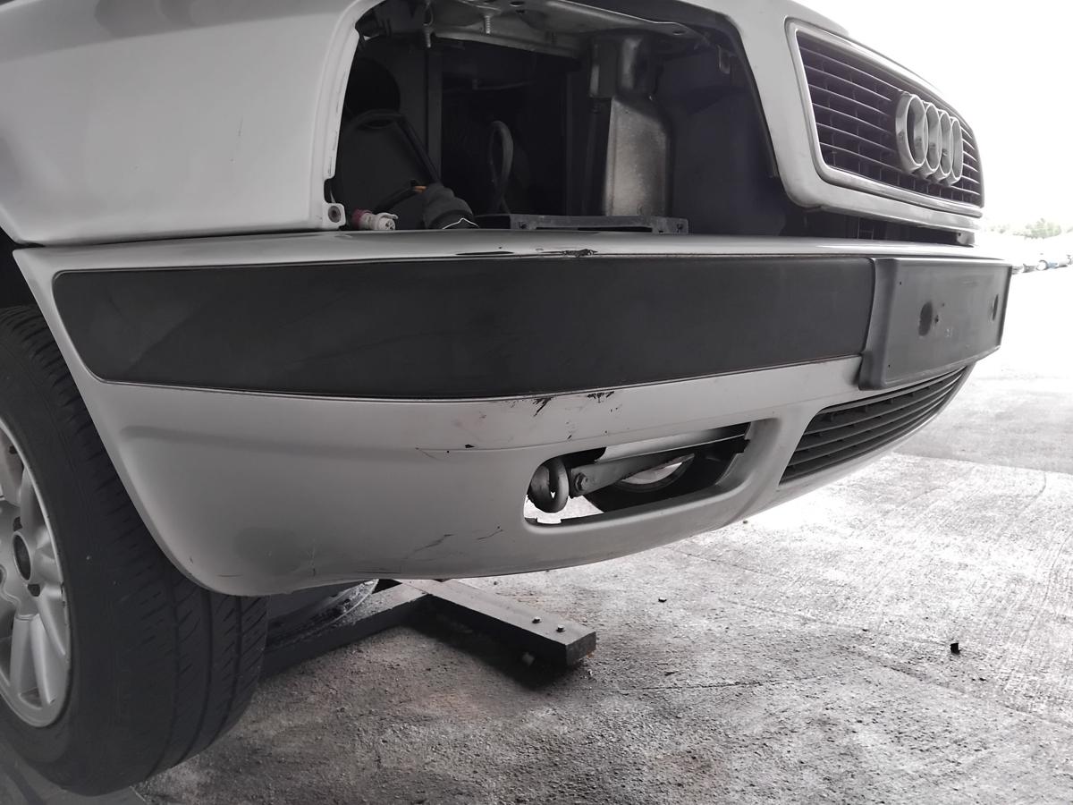 Audi 80 B4 original Sto&szlig;stange Sto&szlig;f&auml;nger vorn BJ1992 LY7T Kristallsilbermetallic