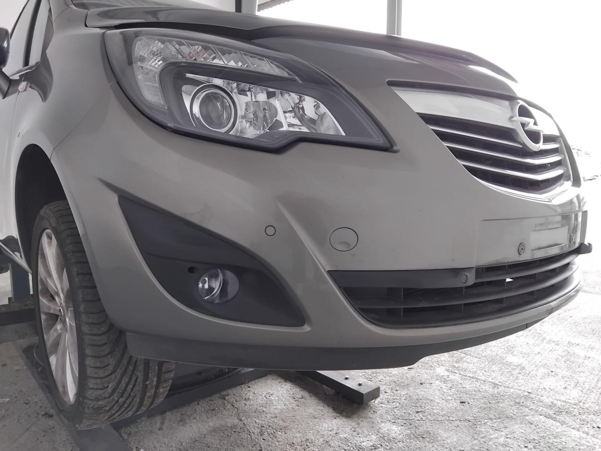 Opel Meriva B orig. Stoßfänger Stoßstange vorn PDC&Grill GJM Muskatgrau BJ2012