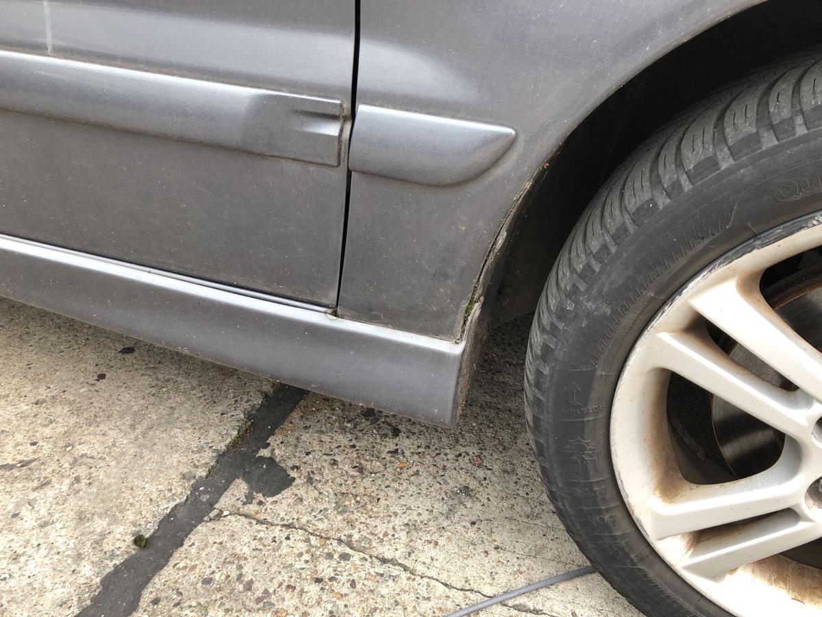 Mitsubishi Lancer CS0 Kotfl&uuml;gel rechts Beifahrer Seitenwand A39B Graphitgrau