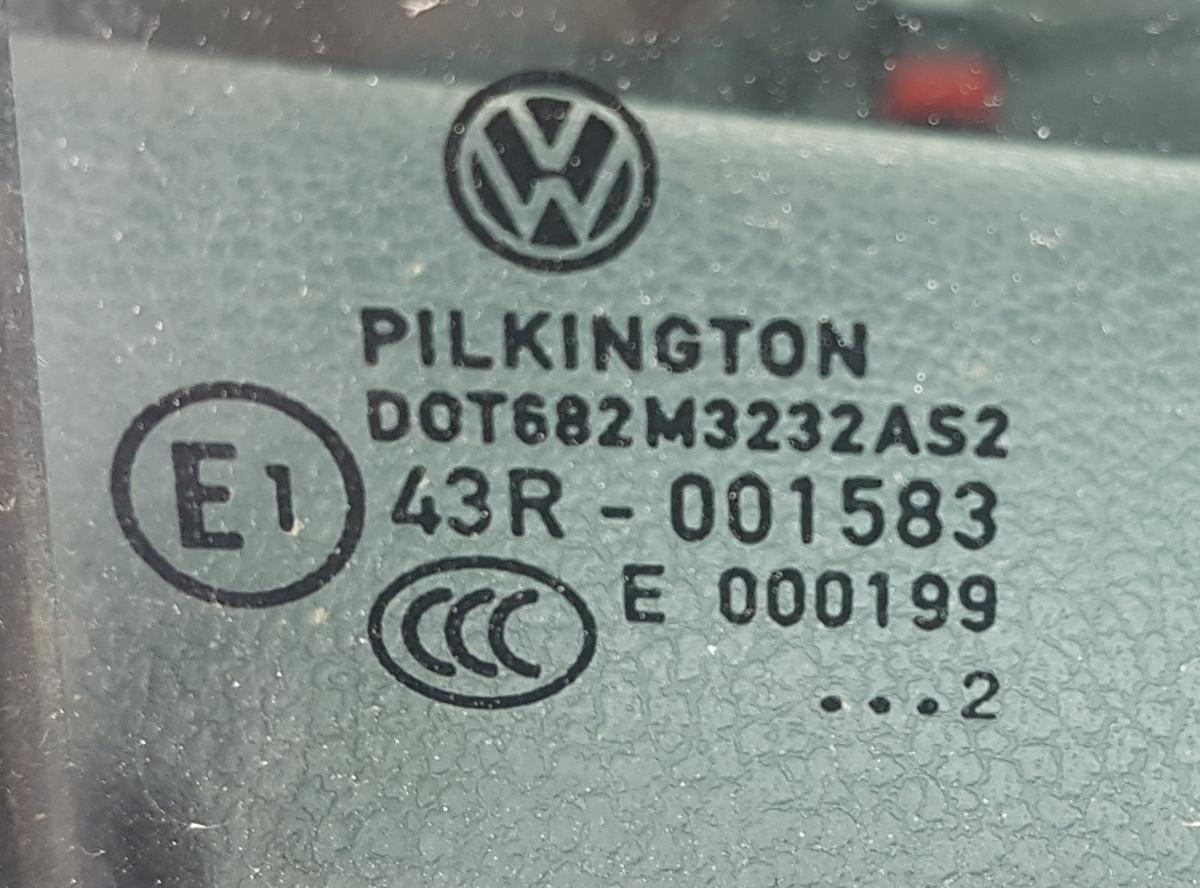 VW Touran 1T3 T&uuml;rscheibe hinten rechts in gr&uuml;ncolor Bj2013