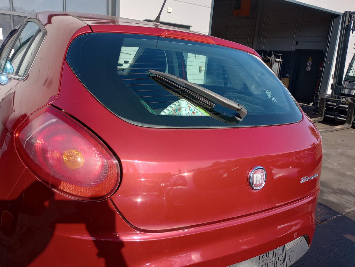 Fiat Bravo II 198 orig Heckklappe mit Scheibe Kofferraum 106/B Rot Bj 2008