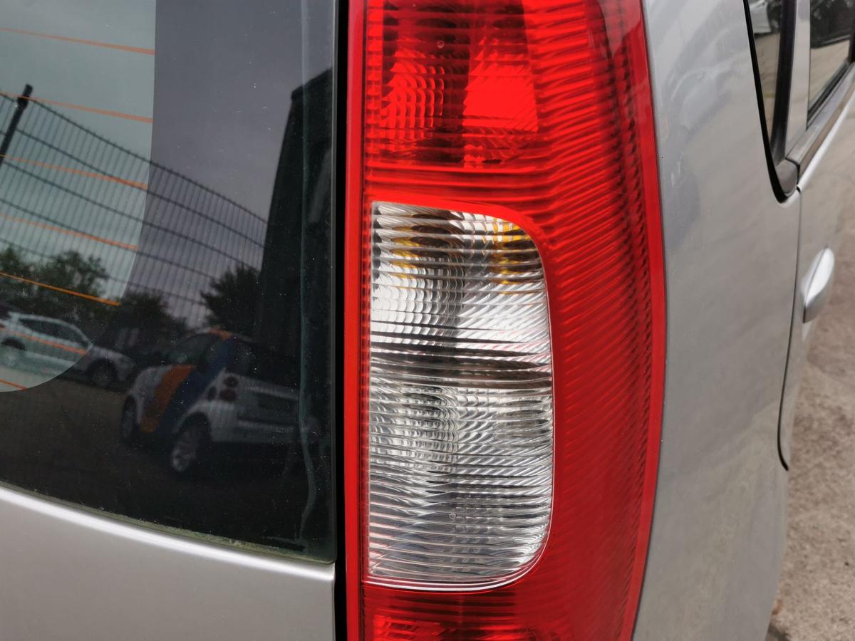 Mitsubishi Colt Z30 Rückleuchte Schlussleuchte Rücklicht hinten rechts 5 Türer