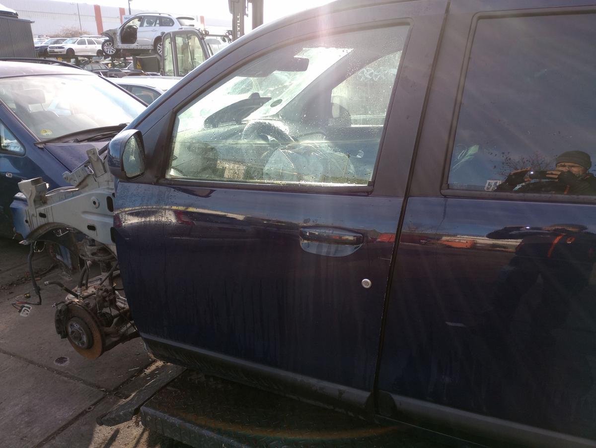 Dacia Lodgy original T&uuml;r vorn links Fahrer D42 Blue Navy Bj 2012