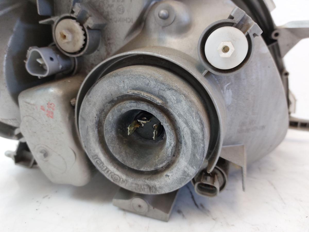 Toyota Yaris P1 Scheinwerfer vorn links Hauptscheinwerfer mit Trübung Lampe