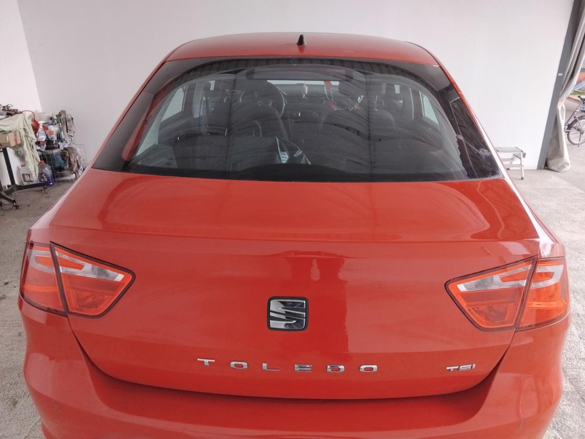 Seat Toledo 4 KG Heckklappe LF3K Passion Red mit Scheibe BJ2015