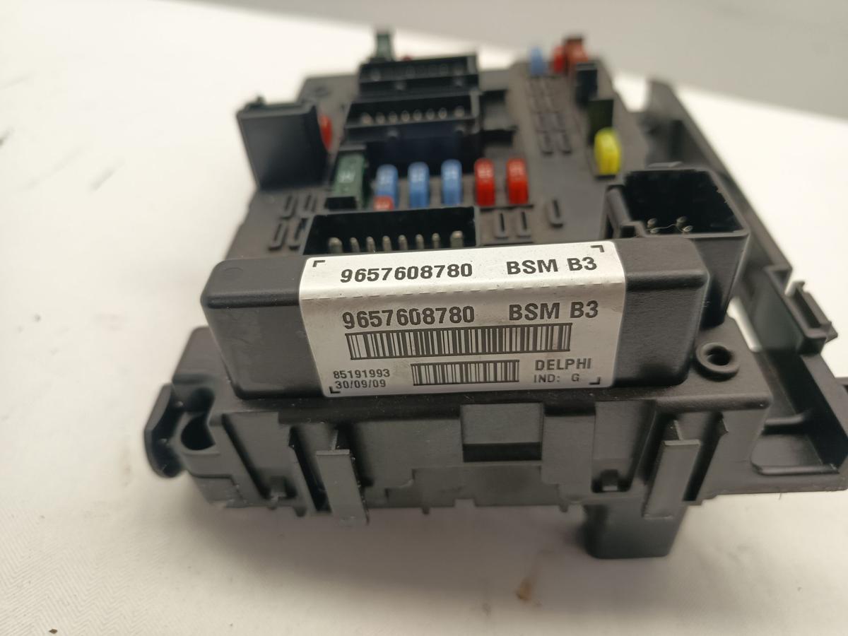 Peugeot 206+ orig Bordnetzsteuergerät Motorraum 9657608780 BSM B3 1.1 44kw HFX