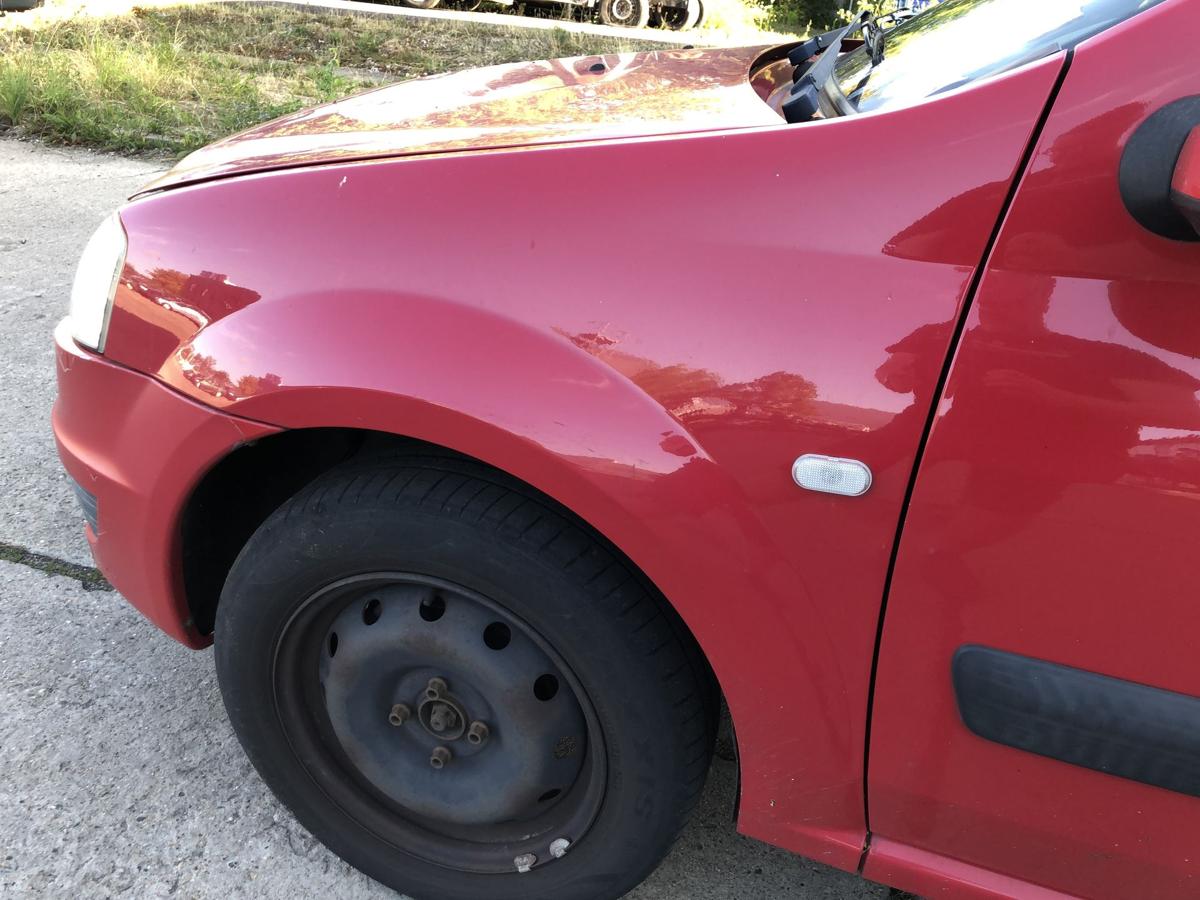 Dacia Logan MCV Kotfl&uuml;gel vorn links Fahrerseite Seitenwand OV21D Red Passion