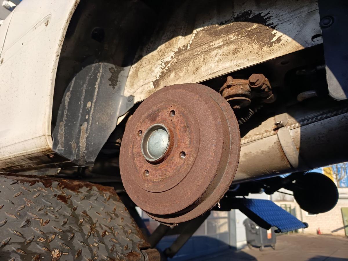 Peugeot 206+ original Hinterachse trommelgebremst f&uuml;r 1,1l 44kW HFX Bj 2012